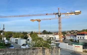 La seconde grue est installée sur le chantier de la résidence Artmony